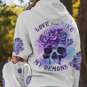 LOVE ME SKULL ALL OVER 1