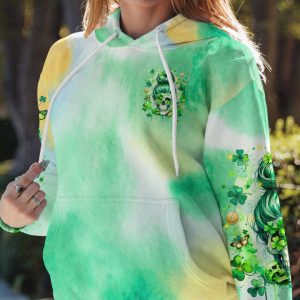 ONE LUCKY MAMA MESSY BUN SKULL PATRICK'S DAY ALL OVER PRINT 1